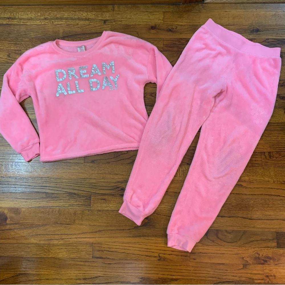 Girls Justice 2 Pc Pajama Set Top & Bottoms Pink Dream All Day
Super Soft & Comf
